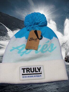 NWT Truly BRIST manufacturing hat Cap beanie snowboarding ski winter POM POM